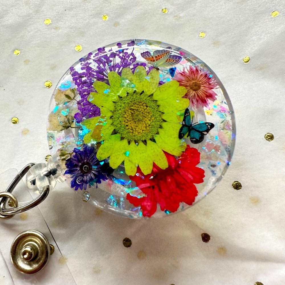 Resin pressed flowers badge reel
